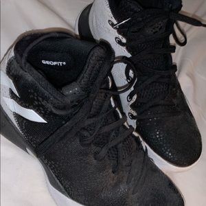 Women’s bball shoes
